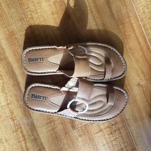 Born sandals